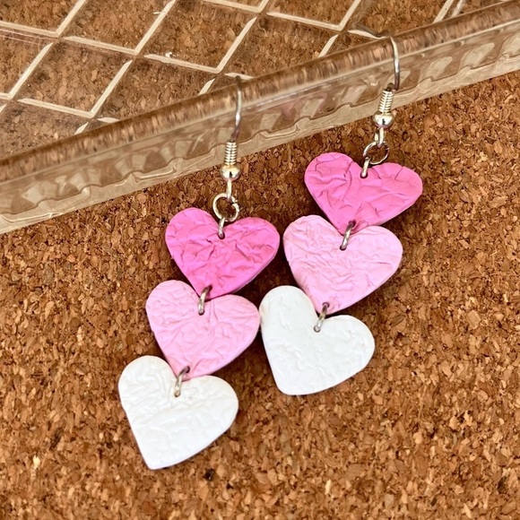Jewelry - Textured Hearts Earrings